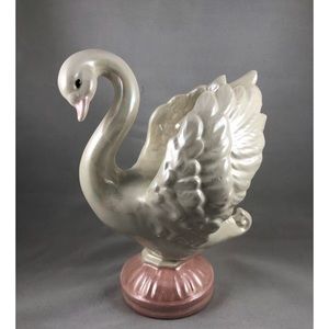 Lusterware Iridesent Swan Figurine